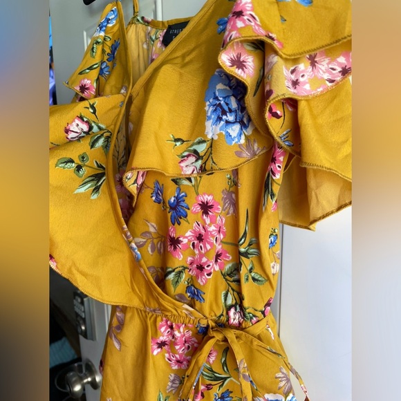 NWOT Golden Yellow Floral Spaghetti Strap V-Neck Ruffle Off The Shoulder Top - Picture 6 of 17